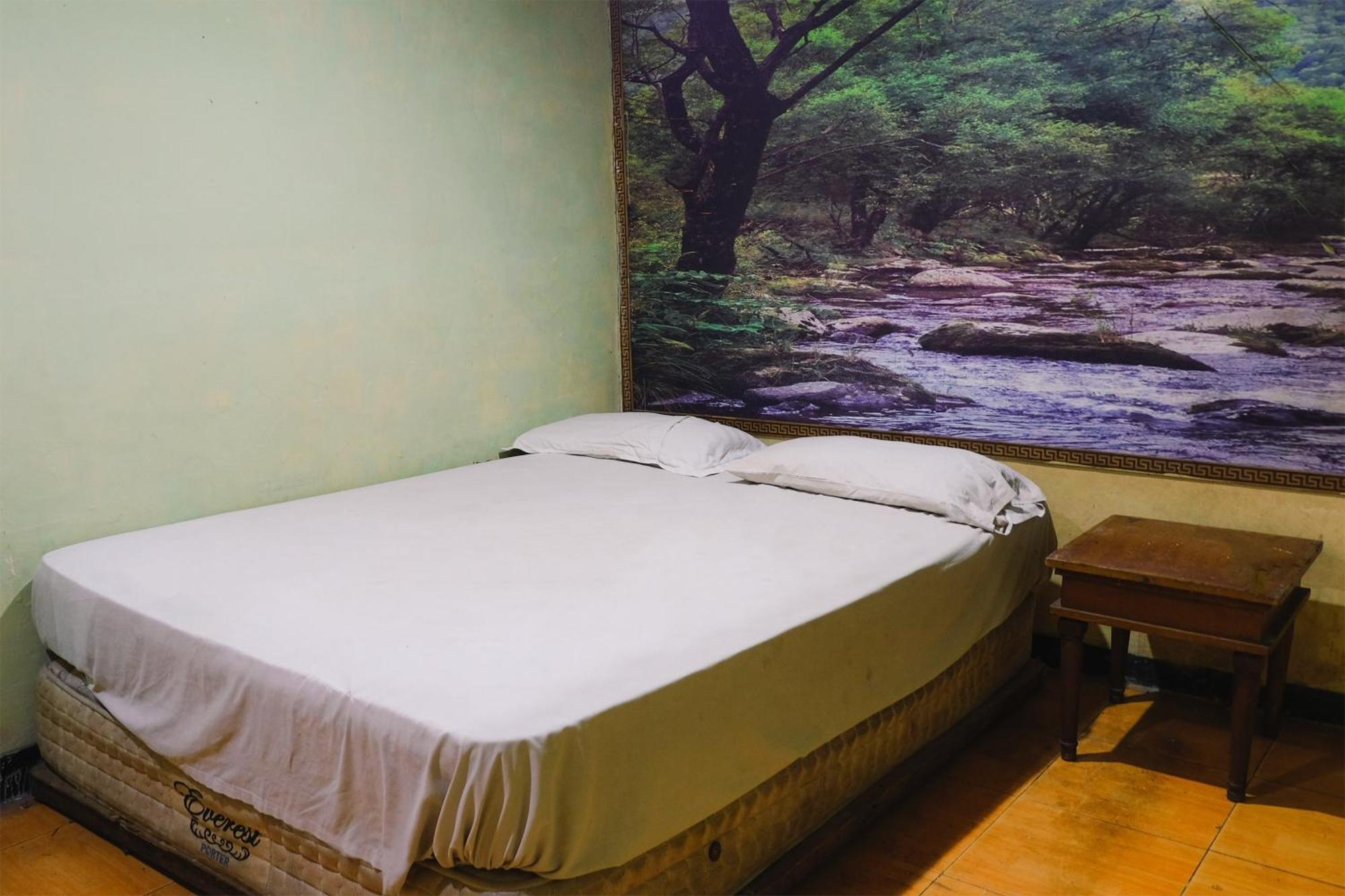 King Stone Hotel Mencil Экстерьер фото